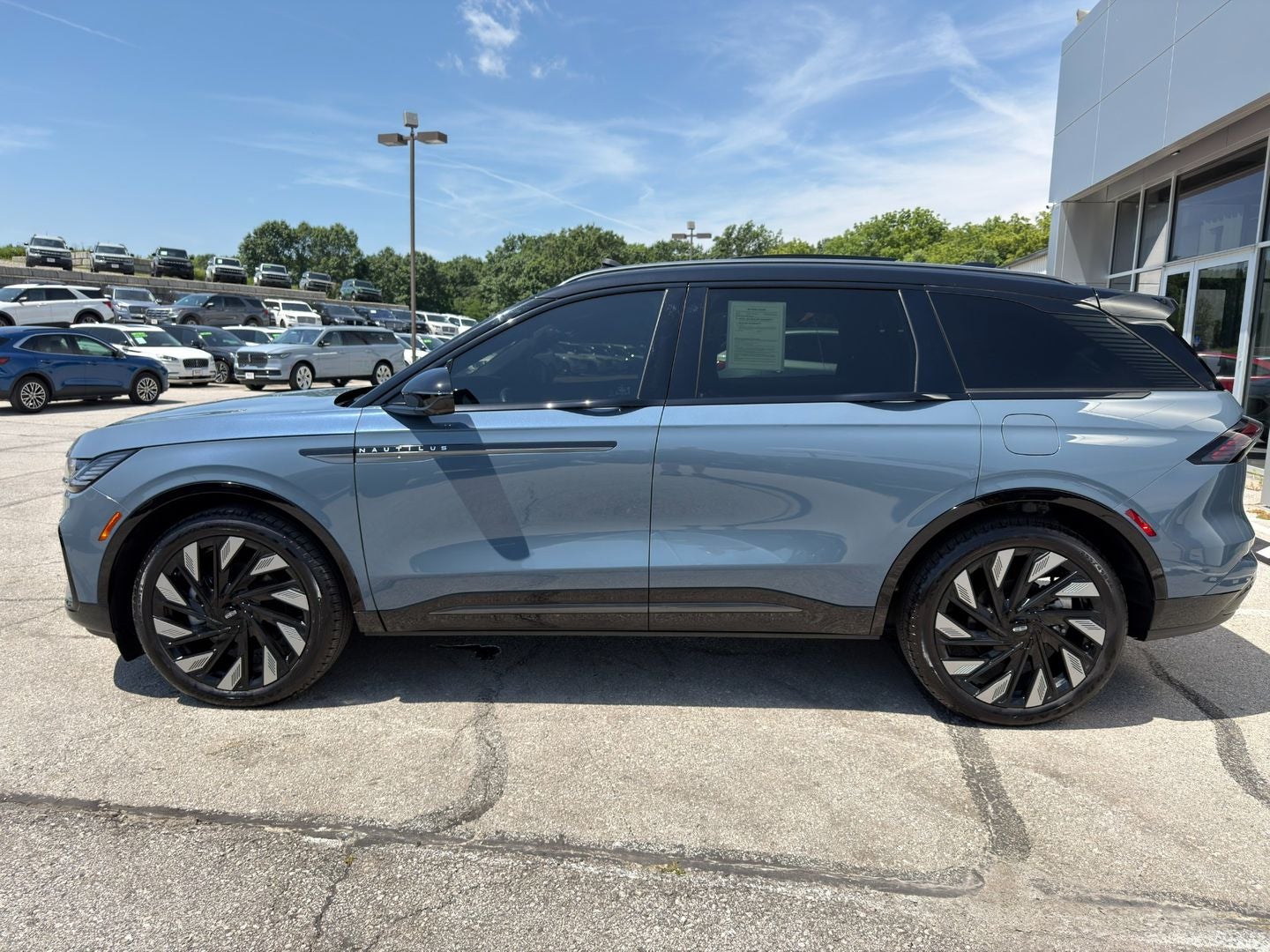 2025 Lincoln Nautilus Reserve