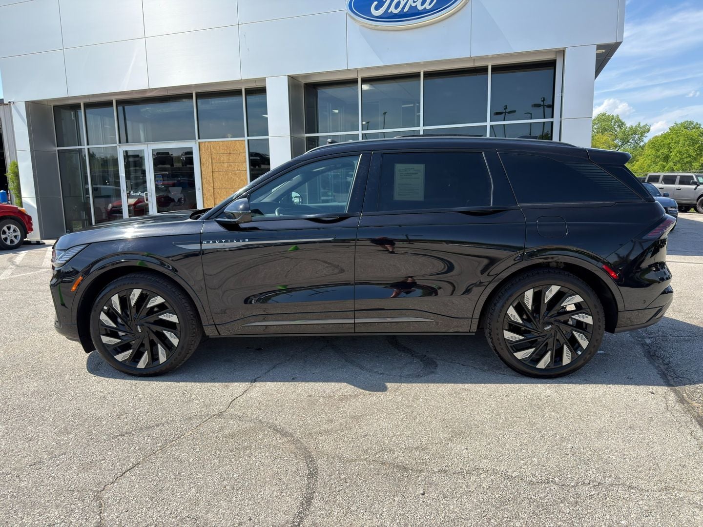 2024 Lincoln Nautilus Reserve