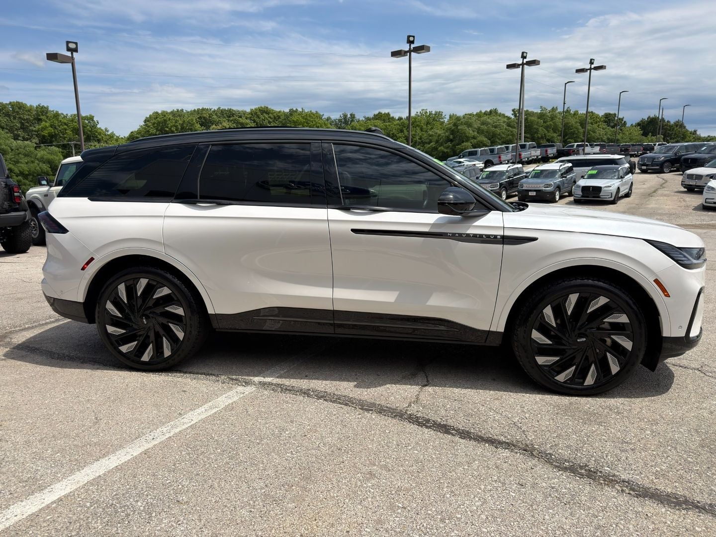 2024 Lincoln Nautilus Reserve