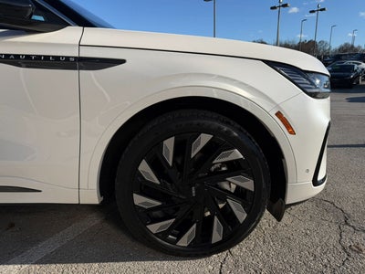 2024 Lincoln Nautilus Black Label