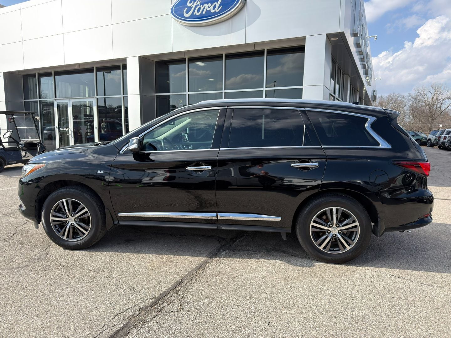 2019 INFINITI QX60 LUXE