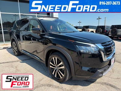 2025 Nissan Pathfinder Platinum