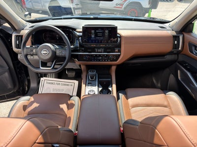 2025 Nissan Pathfinder Platinum