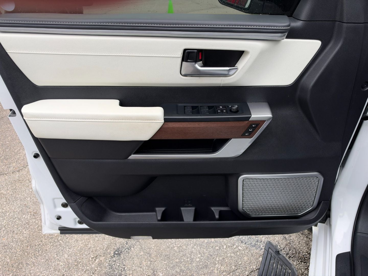 2023 Toyota Sequoia Capstone