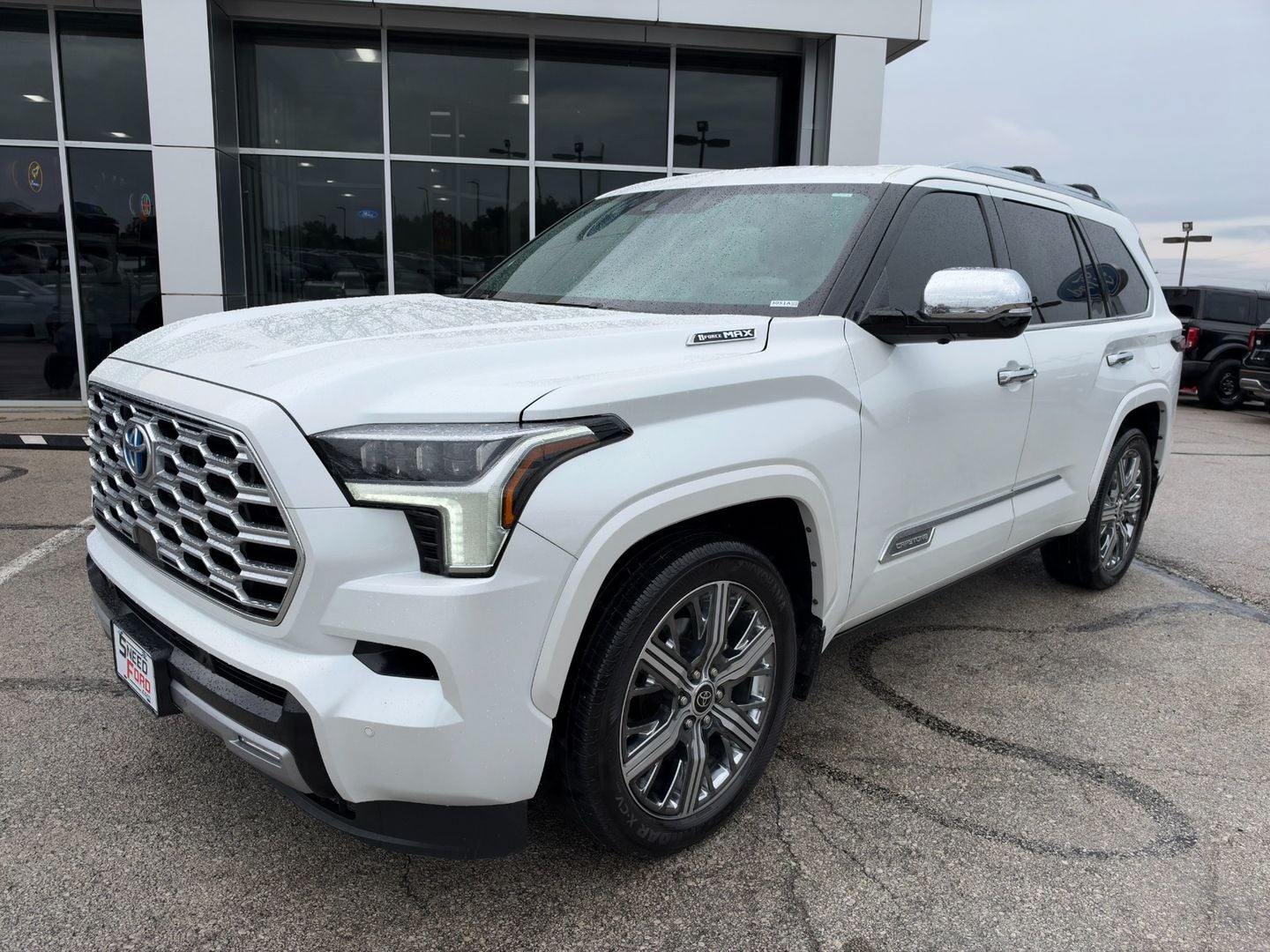2023 Toyota Sequoia Capstone